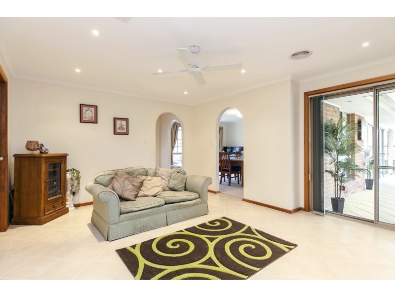 15 Equestrian Drive, Woodcroft SA 5162