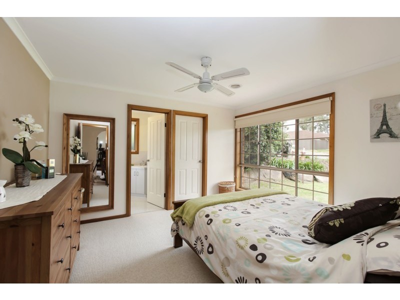 15 Equestrian Drive, Woodcroft SA 5162