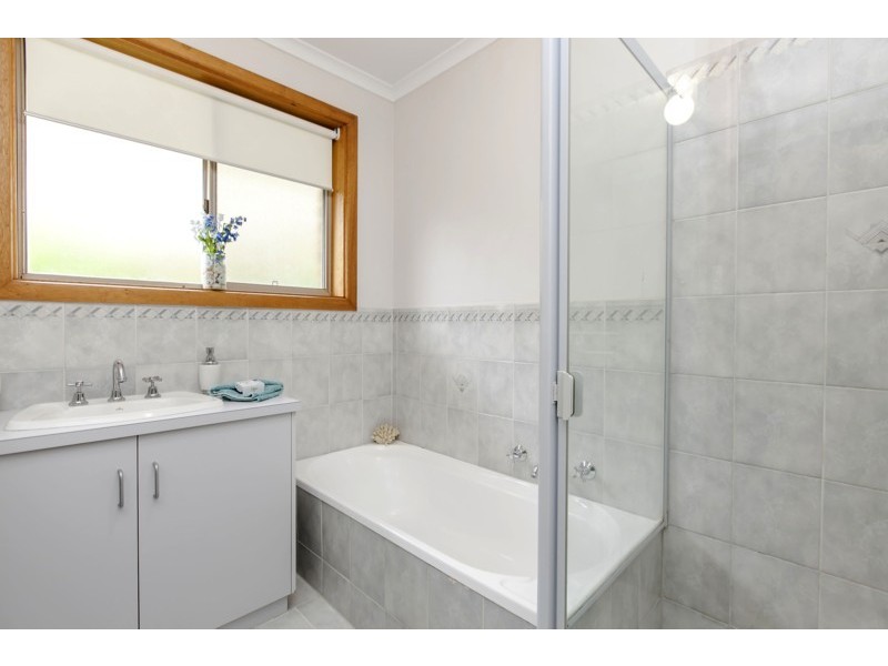 15 Equestrian Drive, Woodcroft SA 5162