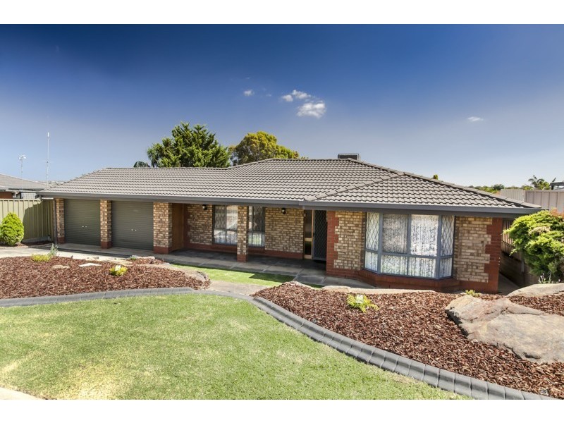 3 Lennon Drive, Woodcroft SA 5162