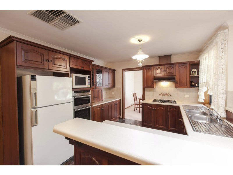 3 Lennon Drive, Woodcroft SA 5162