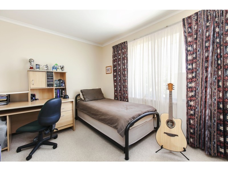 3 Lennon Drive, Woodcroft SA 5162