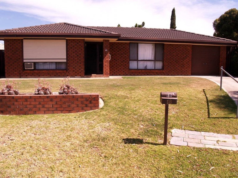 18 Ormiston Road, Morphett Vale SA 5162