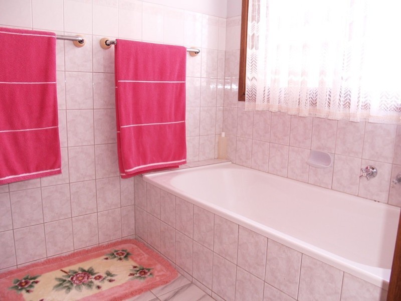 18 Ormiston Road, Morphett Vale SA 5162