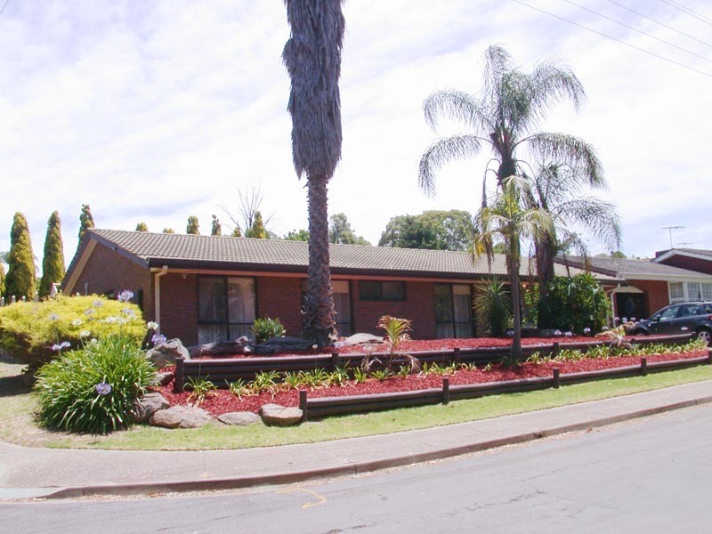 81 Oakridge Rise, Huntfield Heights SA 5163