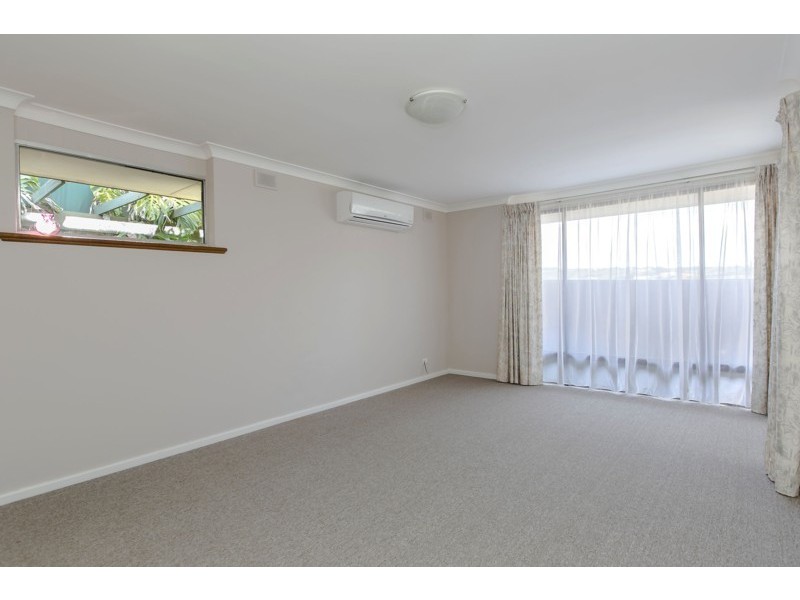 25 Lancing Court, Huntfield Heights SA 5163