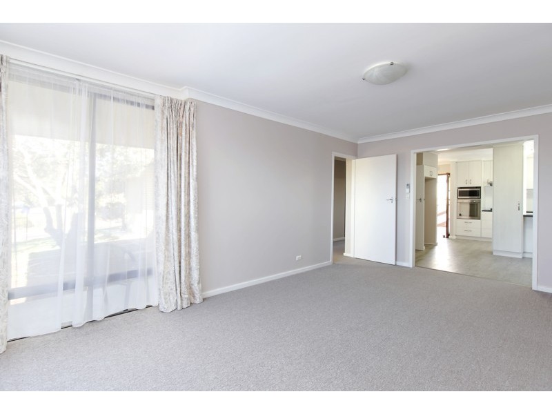 25 Lancing Court, Huntfield Heights SA 5163
