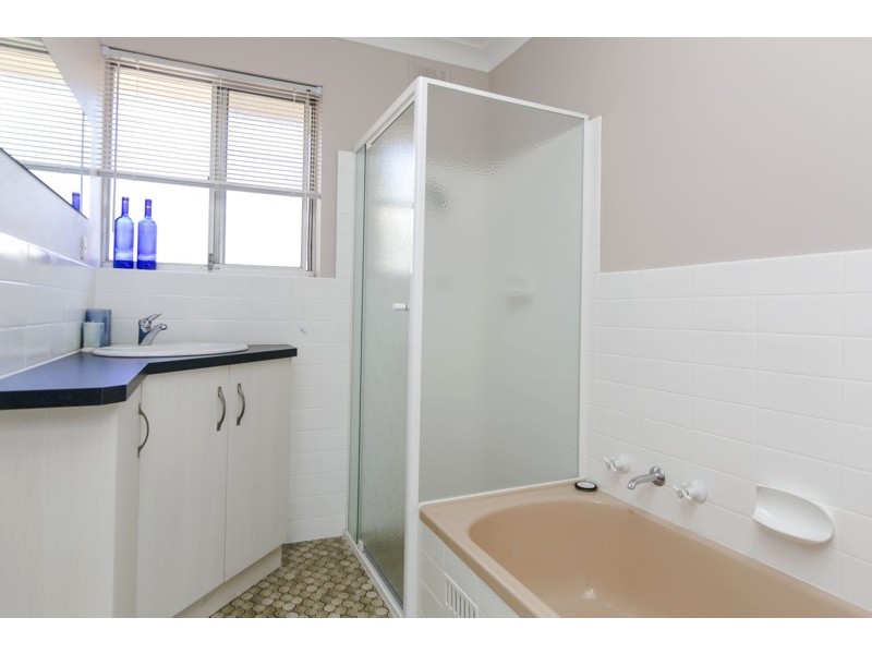 25 Lancing Court, Huntfield Heights SA 5163