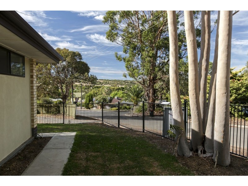 25 Lancing Court, Huntfield Heights SA 5163