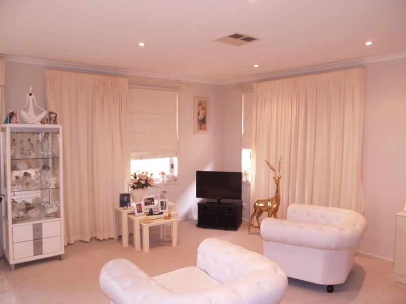 34 Kalgoorlie Avenue, Port Noarlunga South SA 5167