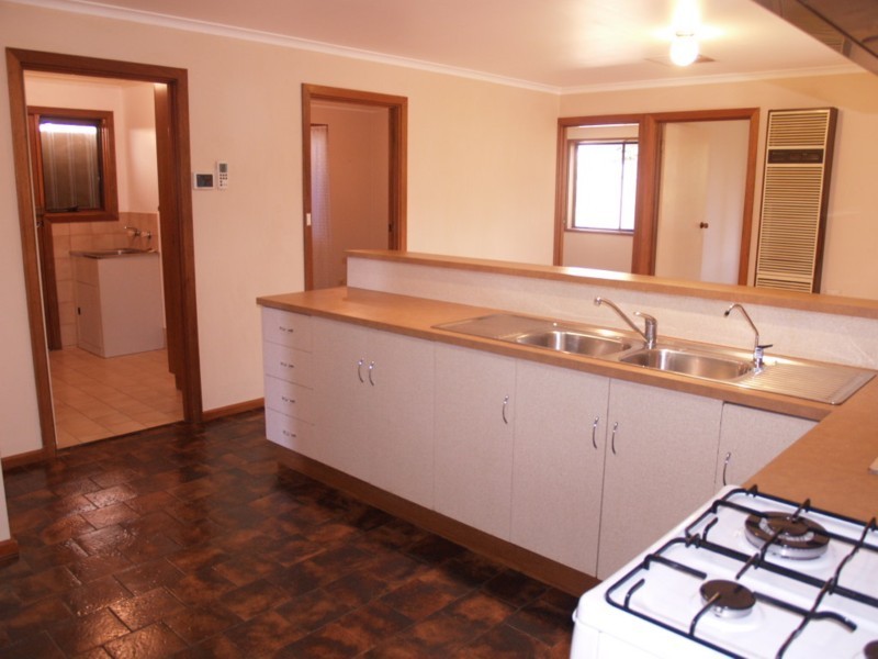 6 Sampson Crescent (Carew’s Fields), Old Reynella SA 5161