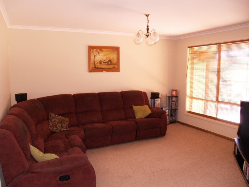 12 Zoran Court, Woodcroft SA 5162