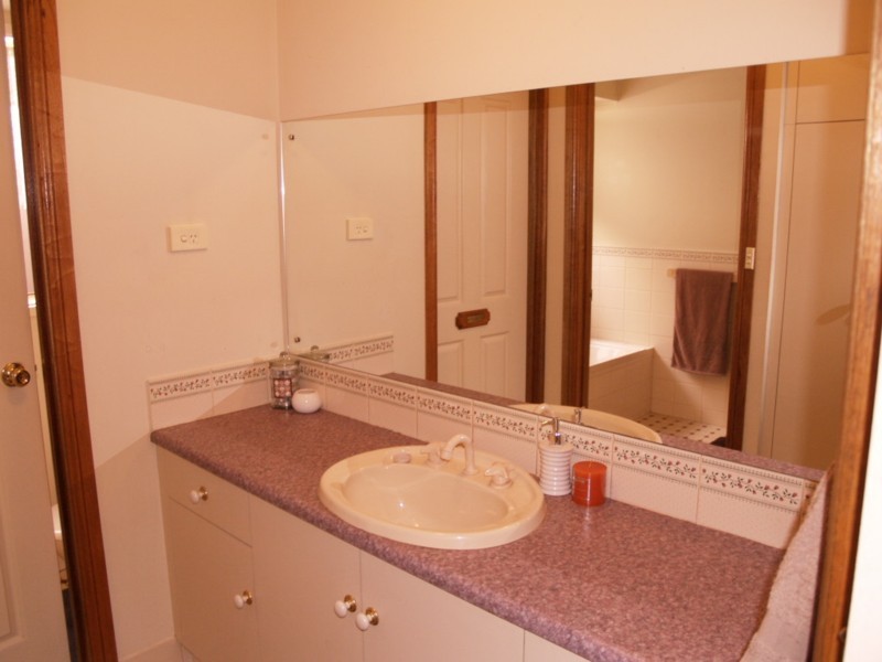 12 Zoran Court, Woodcroft SA 5162