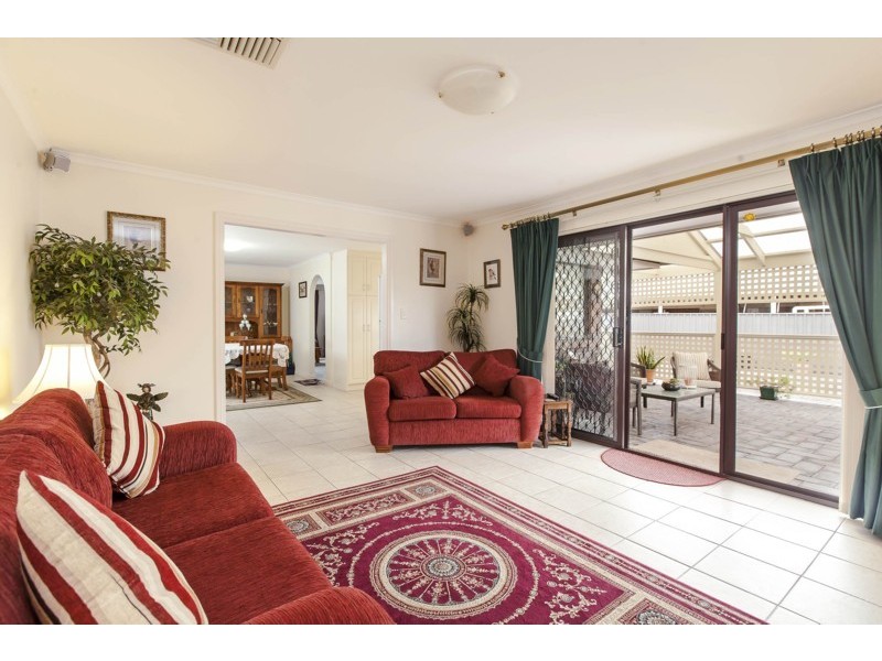 5 Arabian Drive, Woodcroft SA 5162