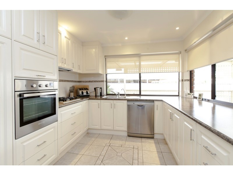 5 Arabian Drive, Woodcroft SA 5162