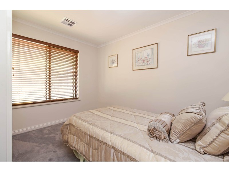5 Arabian Drive, Woodcroft SA 5162