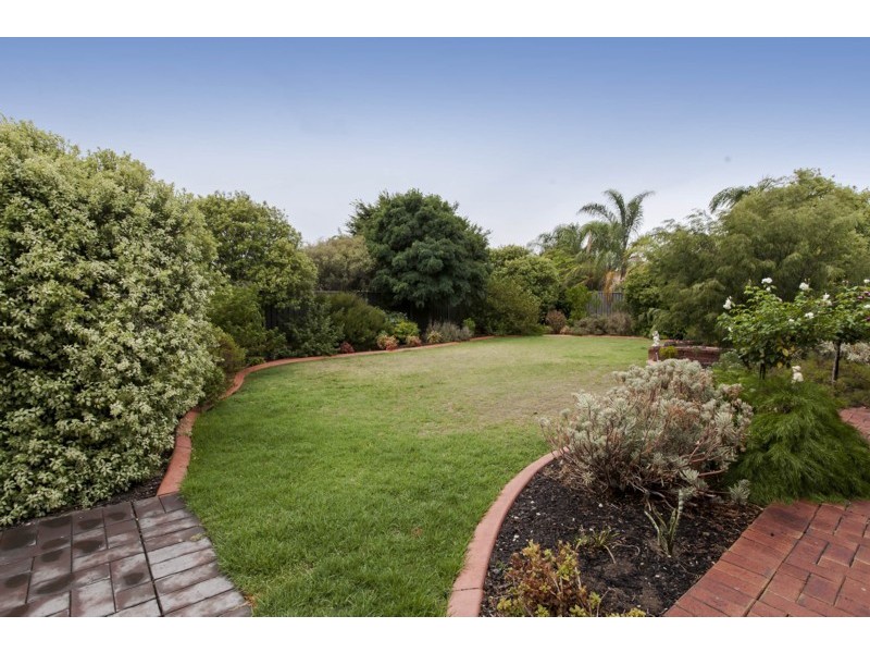 5 Arabian Drive, Woodcroft SA 5162