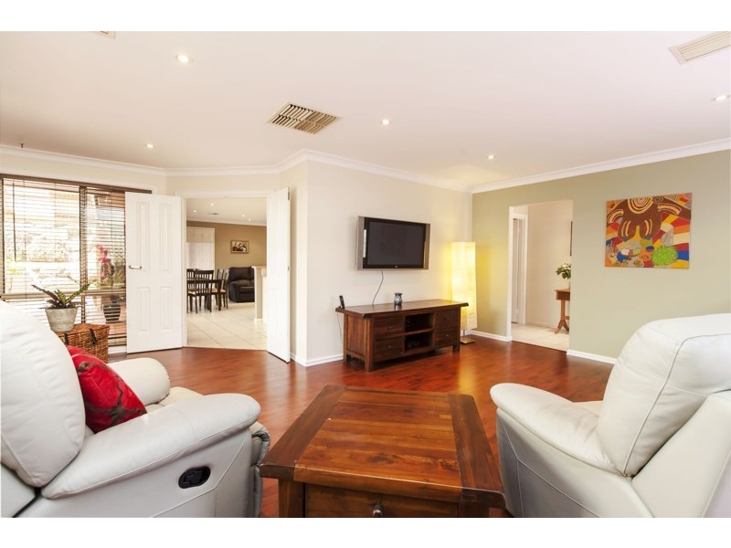 6 Elmwood Court, Onkaparinga Hills SA 5163