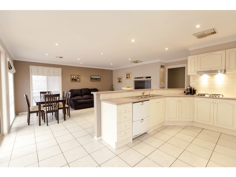 6 Elmwood Court, Onkaparinga Hills SA 5163