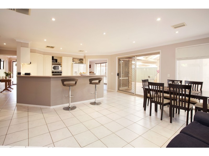 6 Elmwood Court, Onkaparinga Hills SA 5163