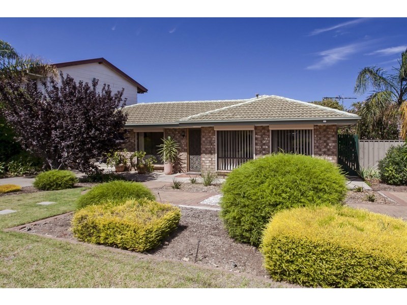 2 Oliver Crescent, Port Noarlunga SA 5167