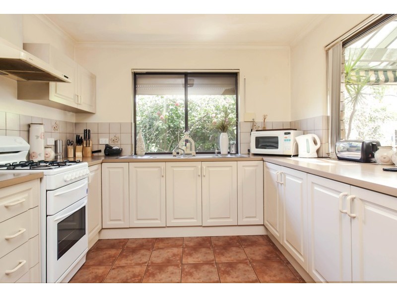 2 Oliver Crescent, Port Noarlunga SA 5167