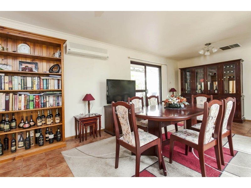2 Oliver Crescent, Port Noarlunga SA 5167