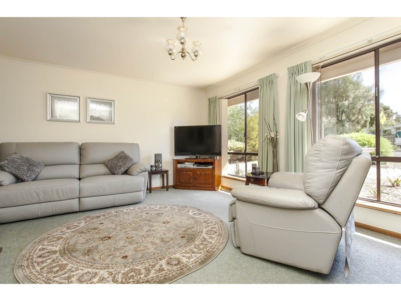 2 Oliver Crescent, Port Noarlunga SA 5167