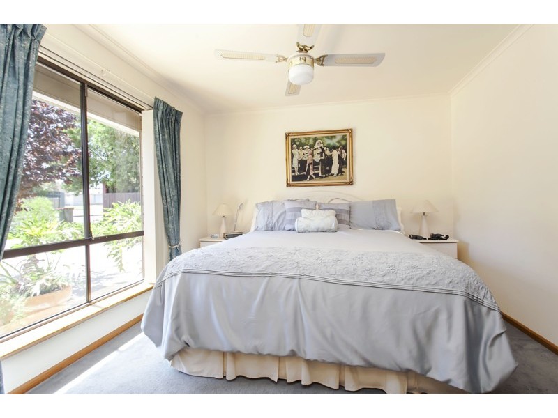 2 Oliver Crescent, Port Noarlunga SA 5167