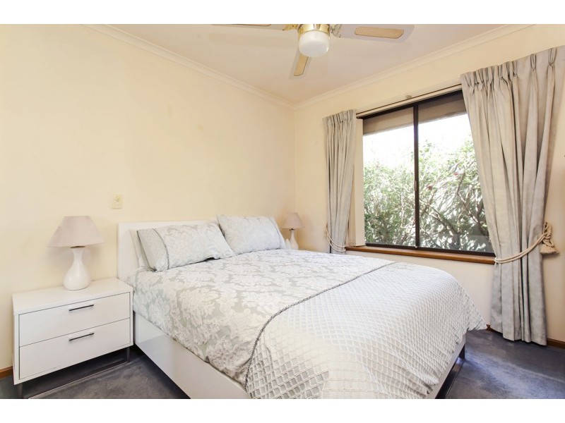 2 Oliver Crescent, Port Noarlunga SA 5167