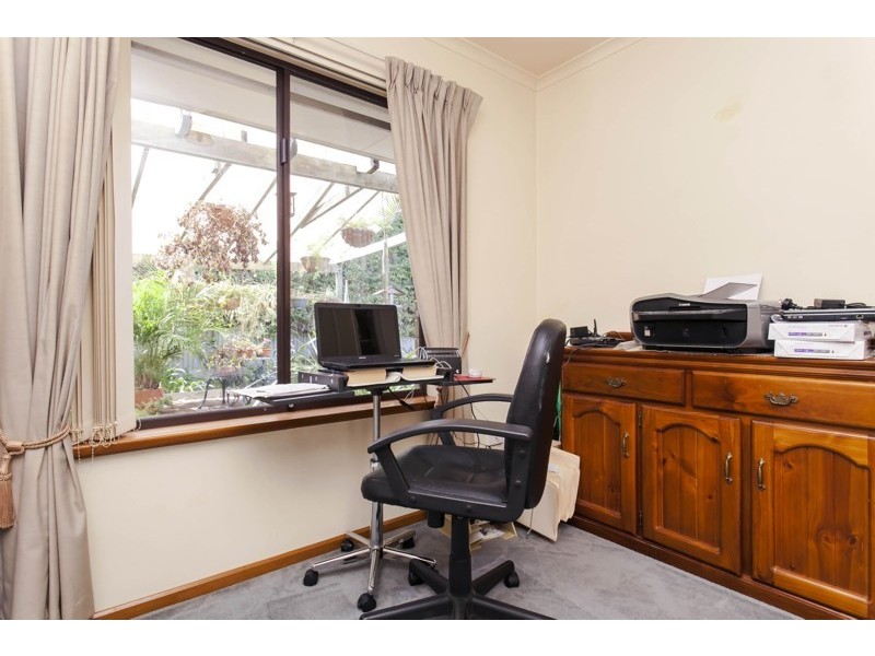 2 Oliver Crescent, Port Noarlunga SA 5167