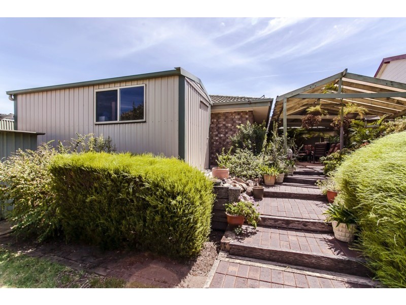 2 Oliver Crescent, Port Noarlunga SA 5167
