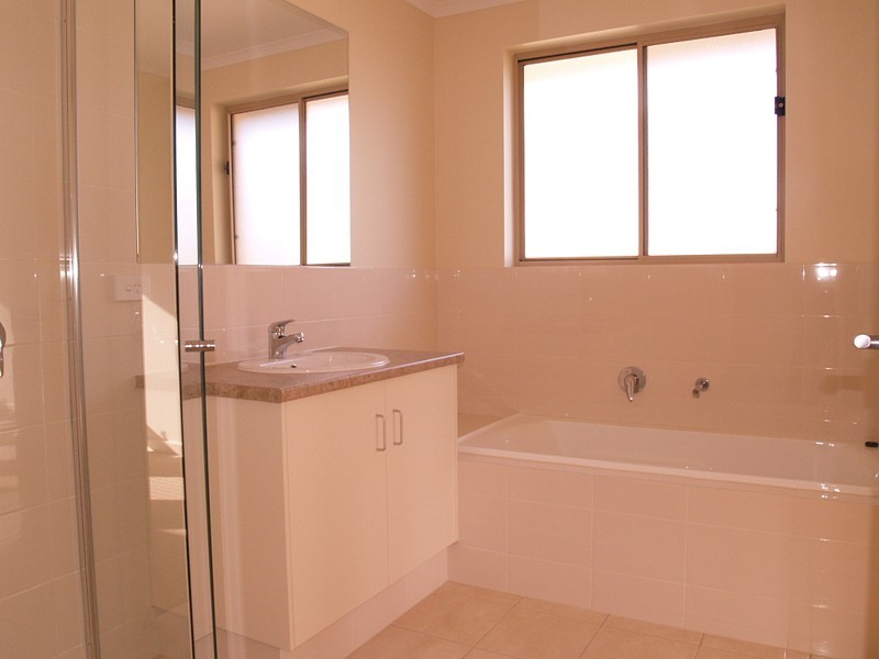 1/2-4 Bayton Road, Huntfield Heights SA 5163