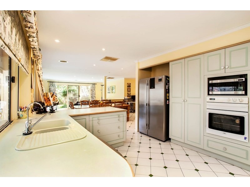 17 Furioso Drive, Woodcroft SA 5162