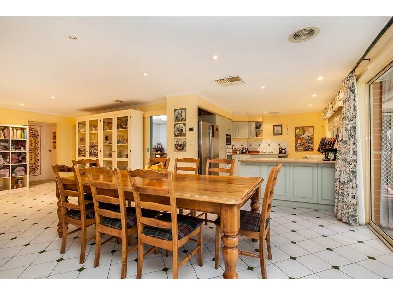 17 Furioso Drive, Woodcroft SA 5162