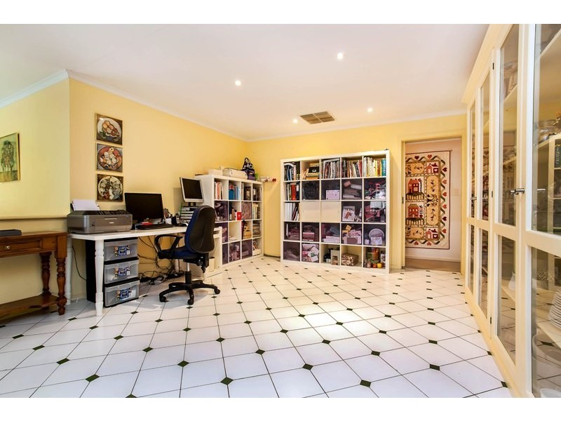 17 Furioso Drive, Woodcroft SA 5162