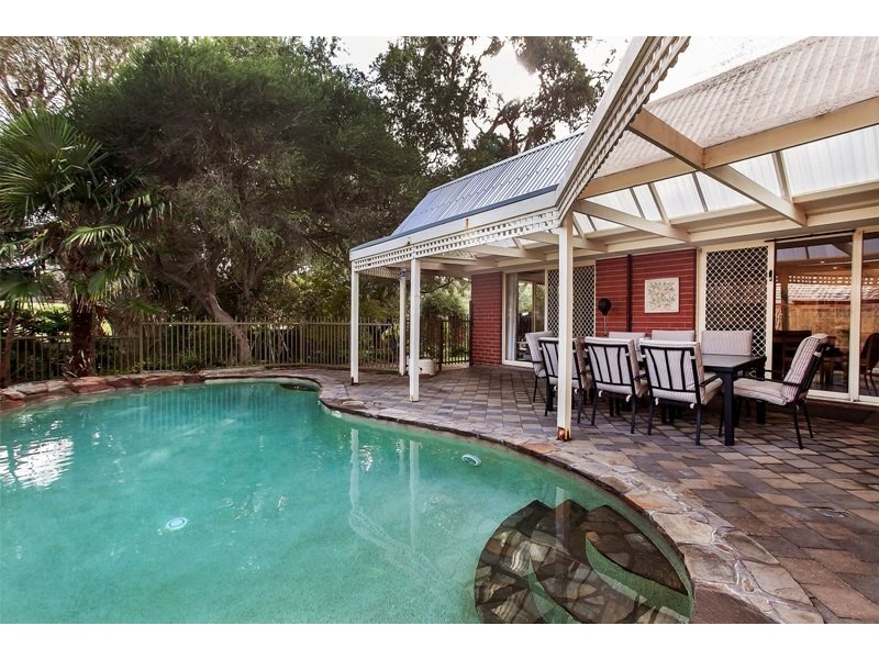 17 Furioso Drive, Woodcroft SA 5162