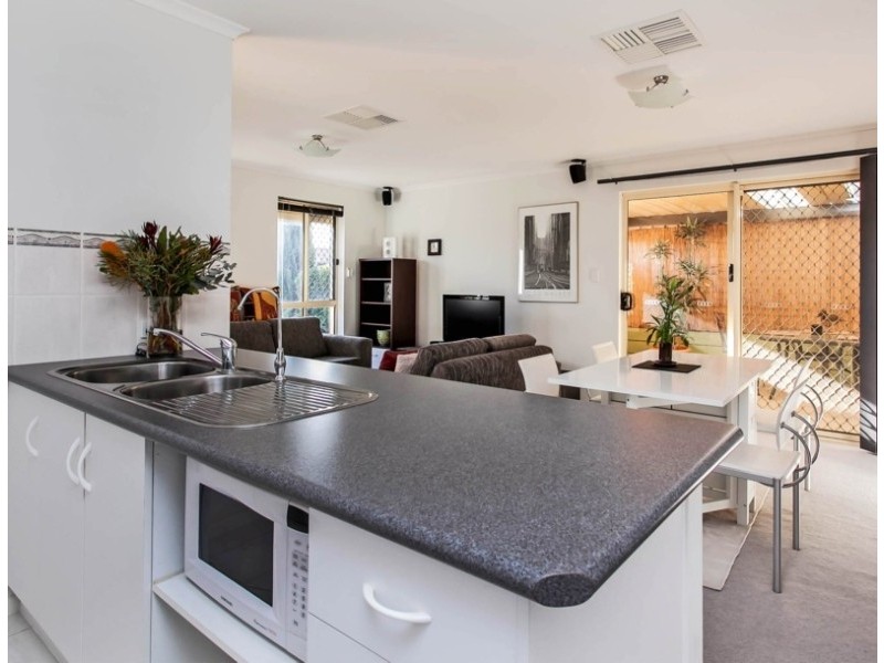 16 Chamberlain Drive, Christie Downs SA 5164