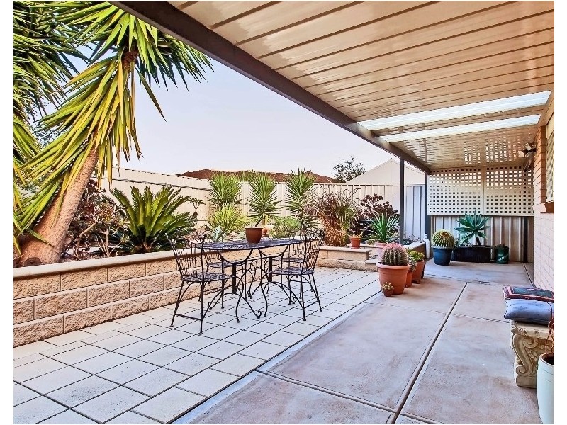 16 Chamberlain Drive, Christie Downs SA 5164