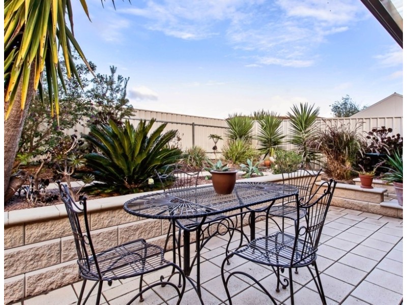 16 Chamberlain Drive, Christie Downs SA 5164