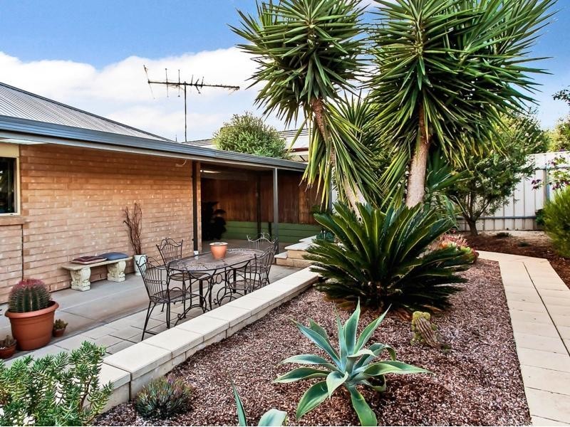 16 Chamberlain Drive, Christie Downs SA 5164