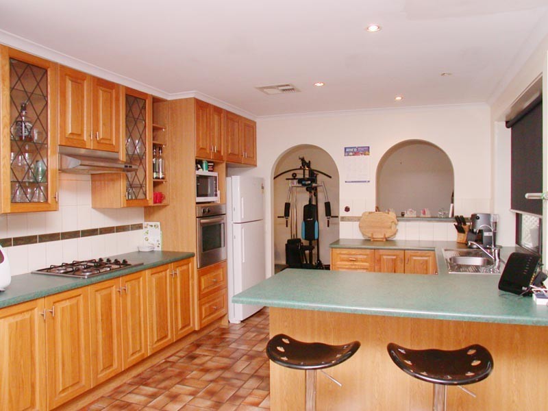 33 Southbound Avenue, Aberfoyle Park SA 5159