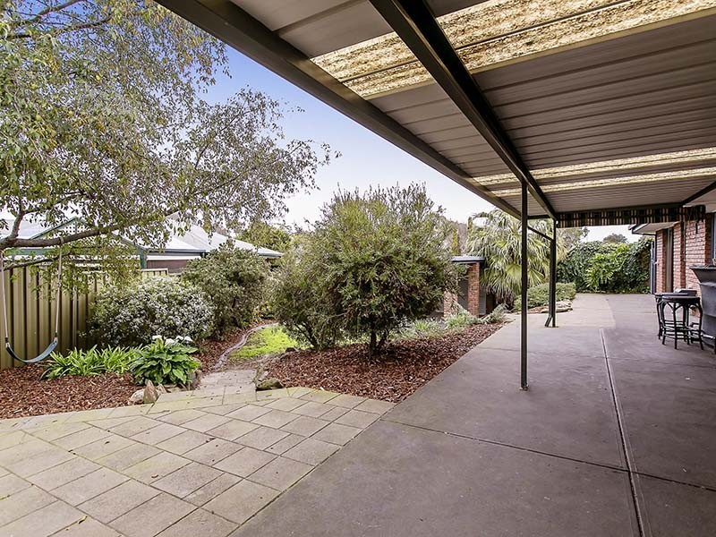 6 Mustang Crescent, Woodcroft SA 5162