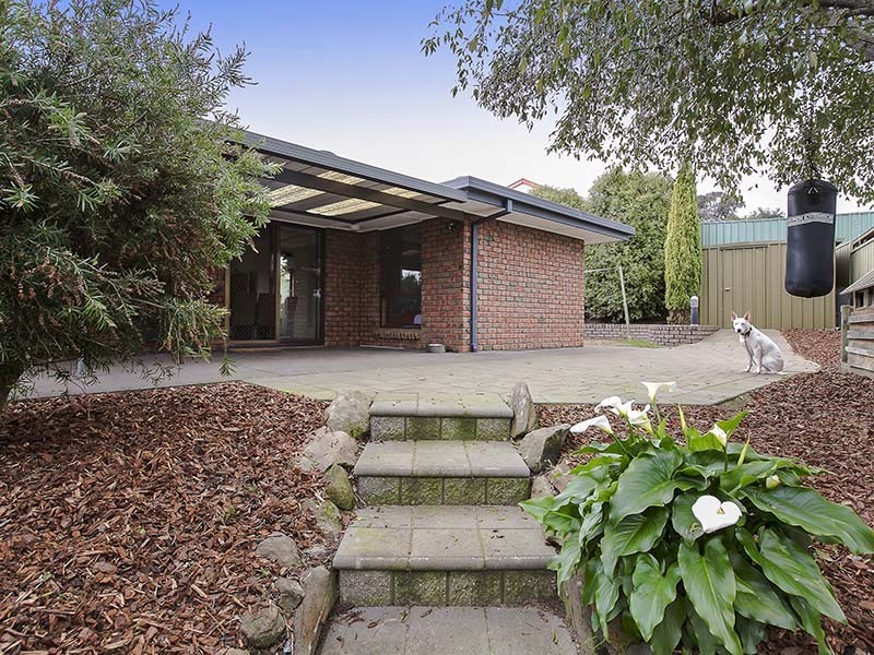 6 Mustang Crescent, Woodcroft SA 5162