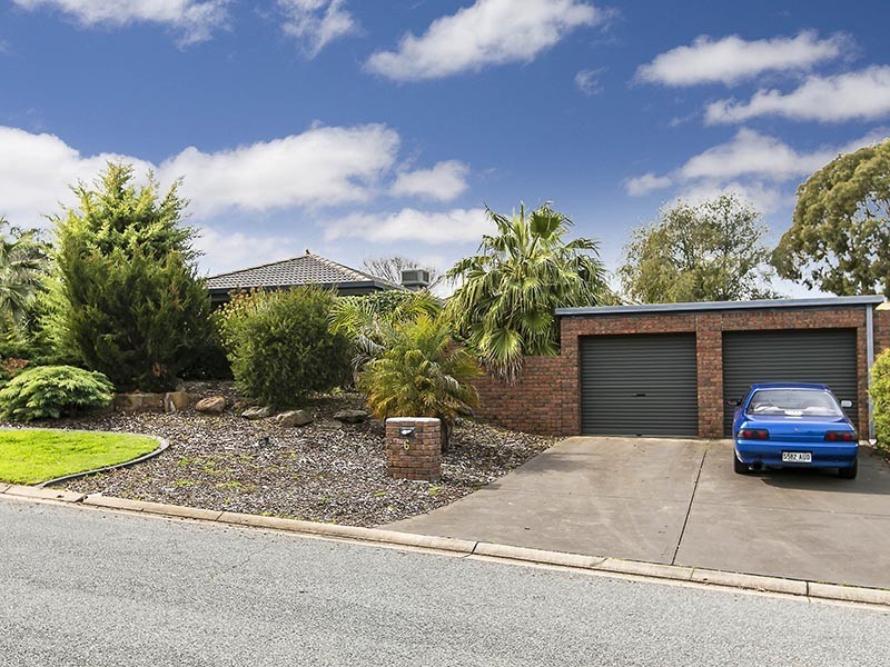 6 Mustang Crescent, Woodcroft SA 5162