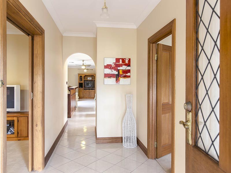 4 Horseshoe Drive, Woodcroft SA 5162