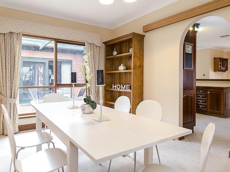 4 Horseshoe Drive, Woodcroft SA 5162