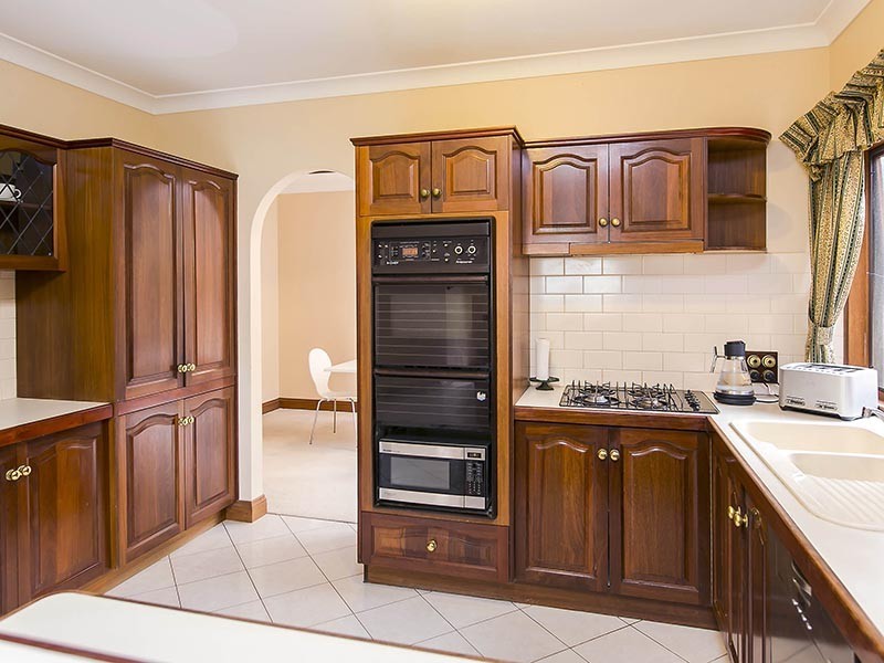 4 Horseshoe Drive, Woodcroft SA 5162