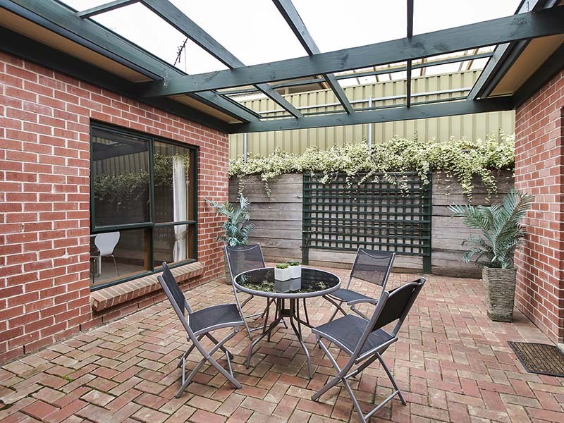 4 Horseshoe Drive, Woodcroft SA 5162