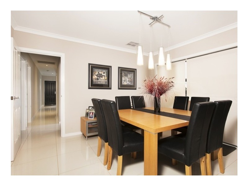 4 Golf Course Drive, Woodcroft SA 5162